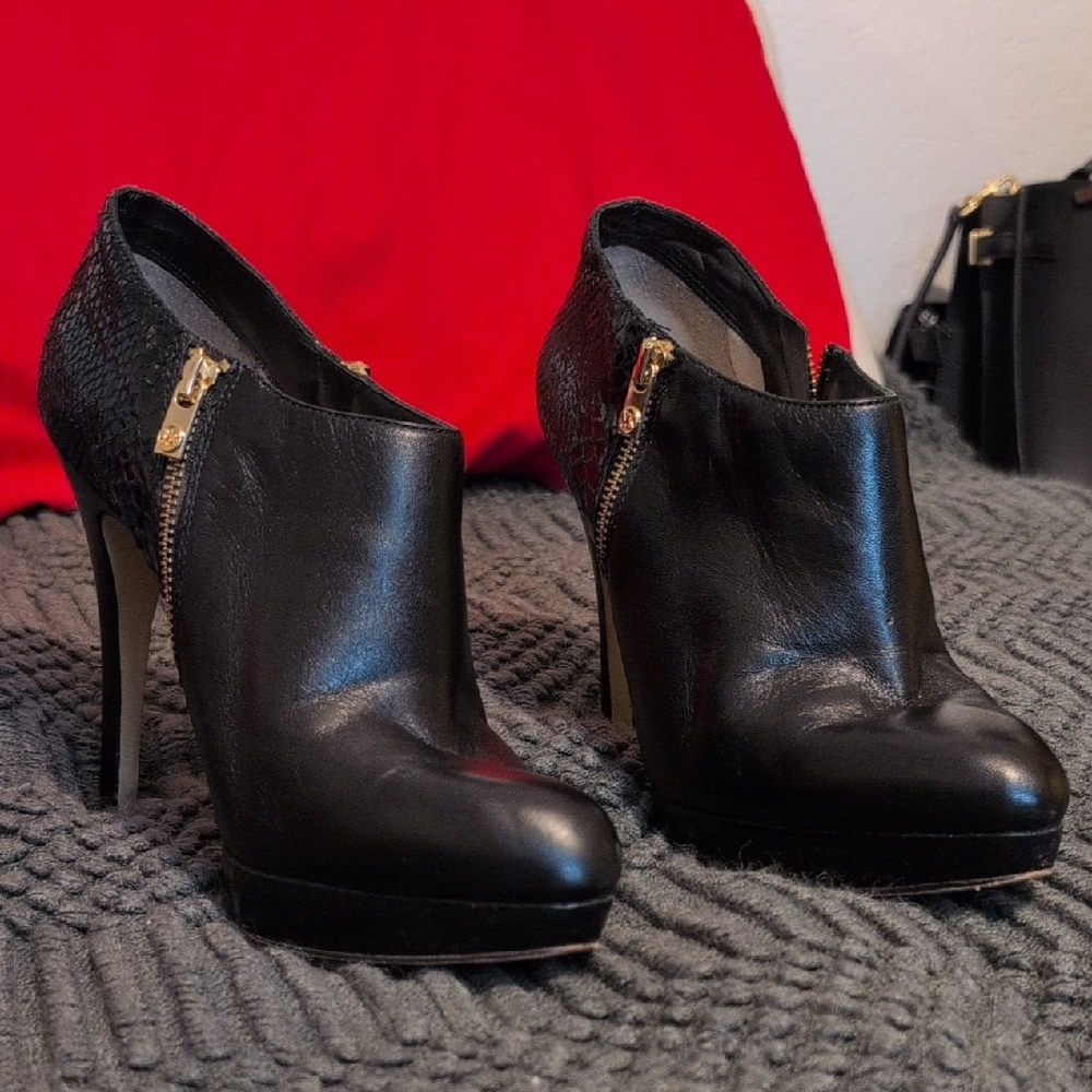 Michael Kors Python Snake Skin Ankle Heel Boots Size 10 Black Leather